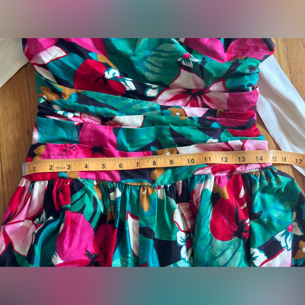 80s does 50s Cotton Fit and Flare Hibiscus Print Sundress - Picture 8 of 9